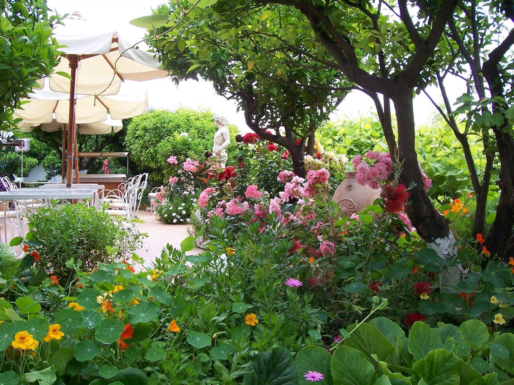 Le Hameau Hotel Saint-Paul-de-Vence Exterior foto